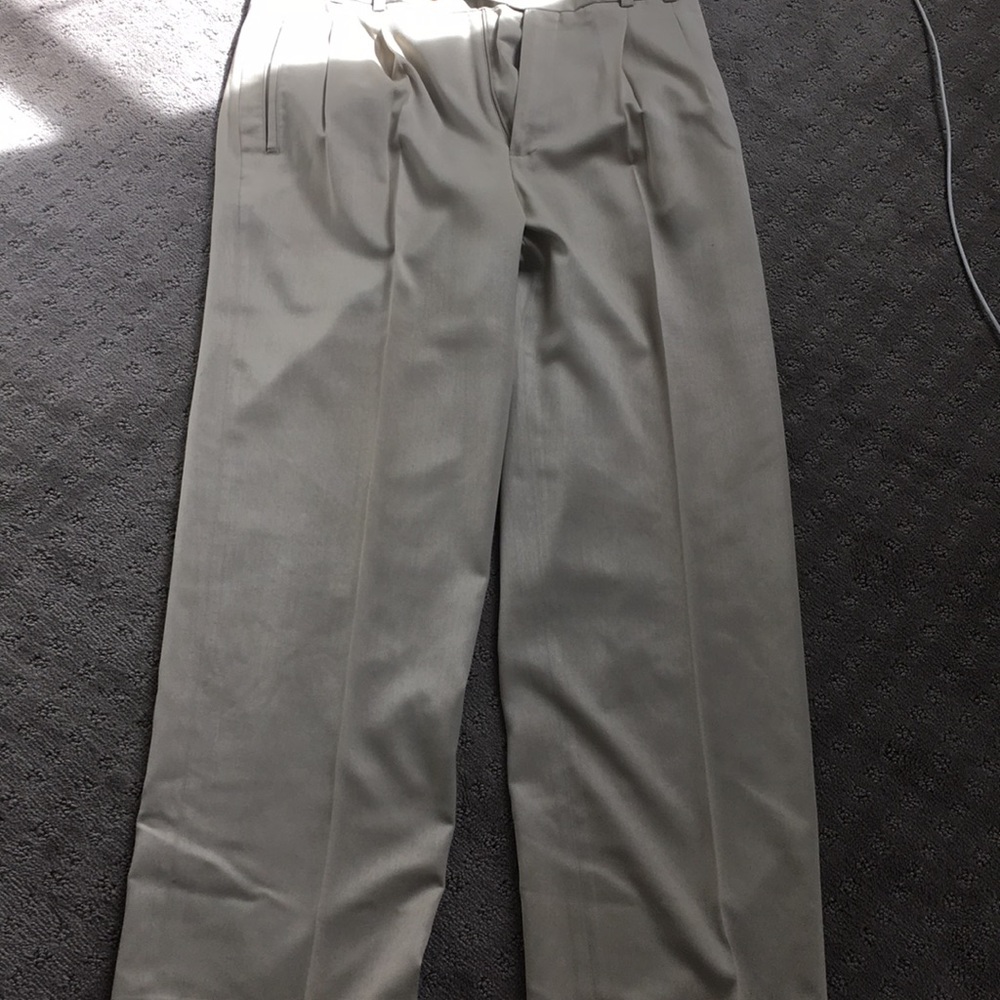 Men’s tan pants